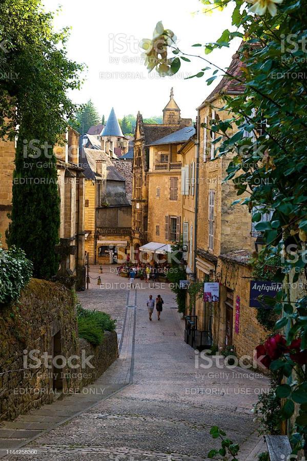 Apartment Fontaine De L'Amour Сарла-ла-Канеда Экстерьер фото